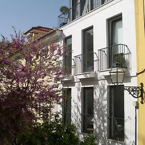 Orange 3 House - Chiado Portugal
